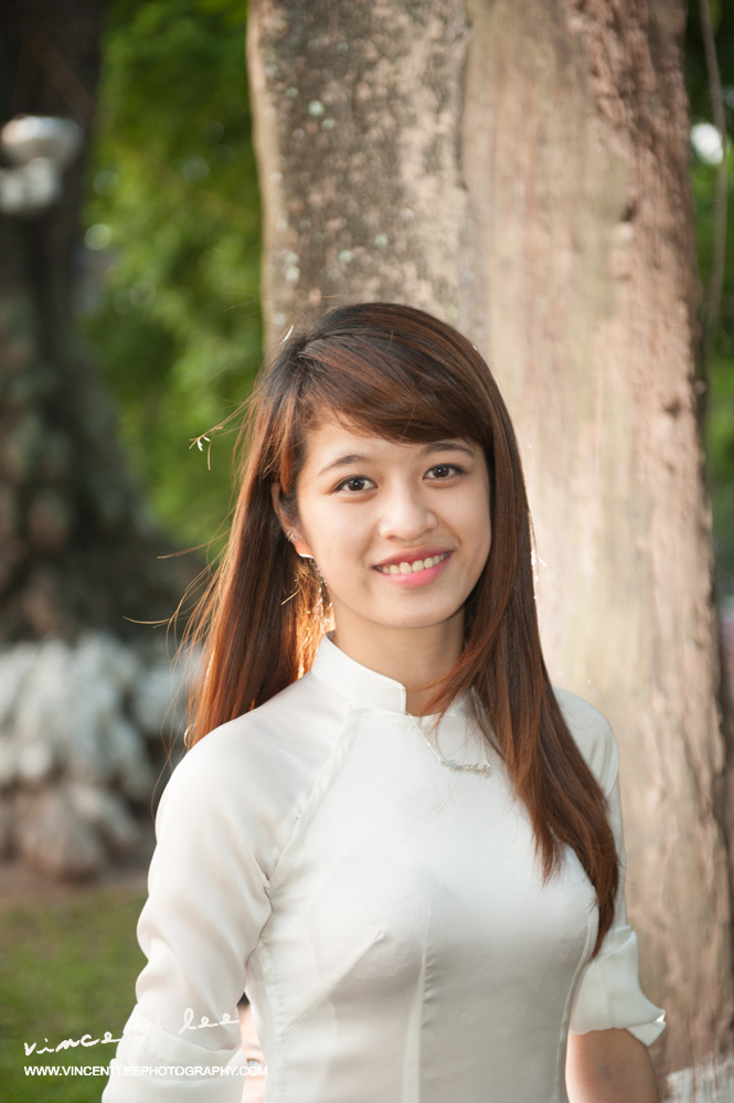 Portrait session 2 with traditional Vietnamese ao dai - Hanoi