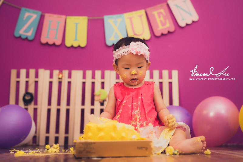 Cake smashing photography