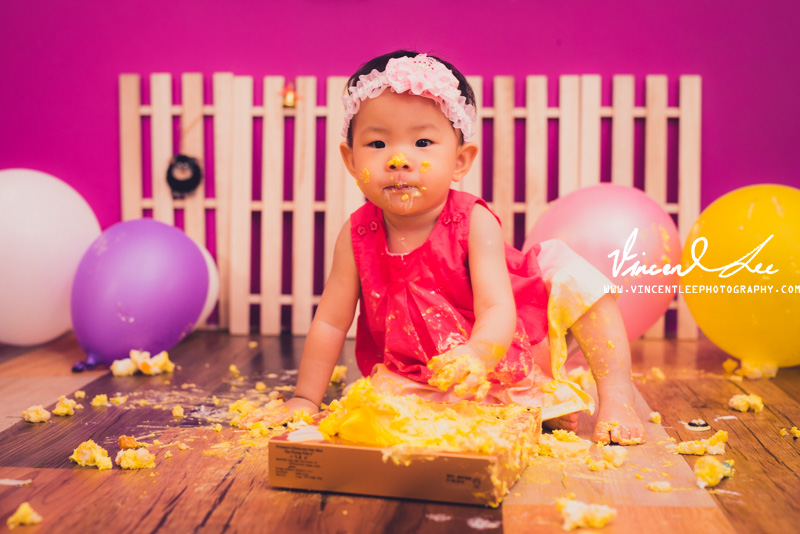 Cake smashing photography
