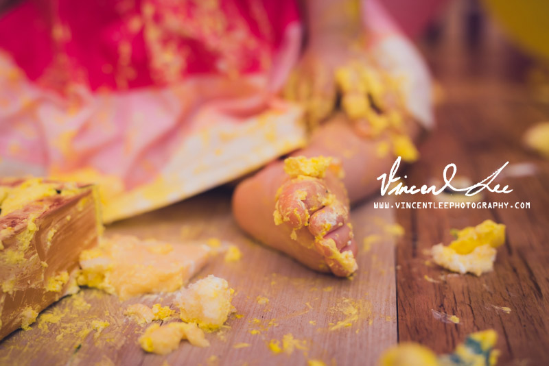 Cake smashing photography