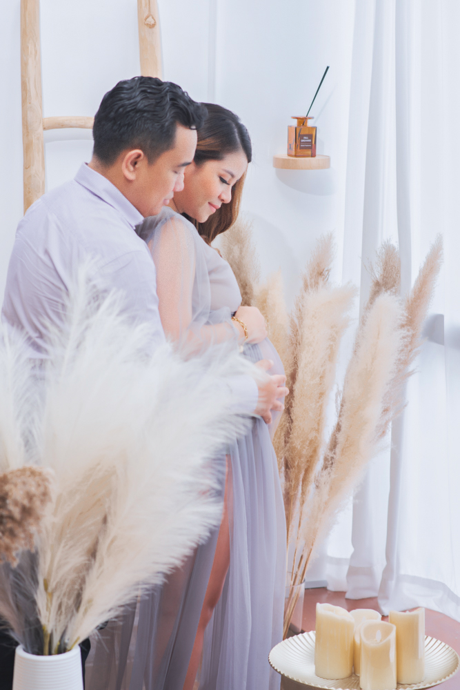Maternity portrait session at Vincent Lee Studio Bukit Jalil Aurora Sovo