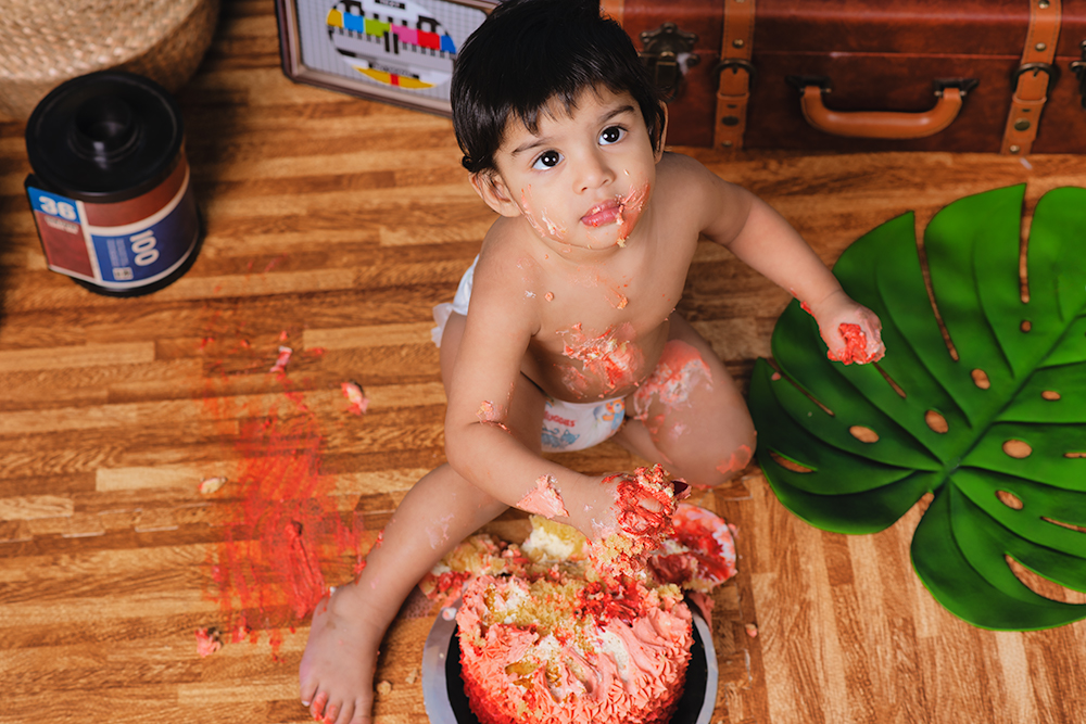 cake smashing photo session